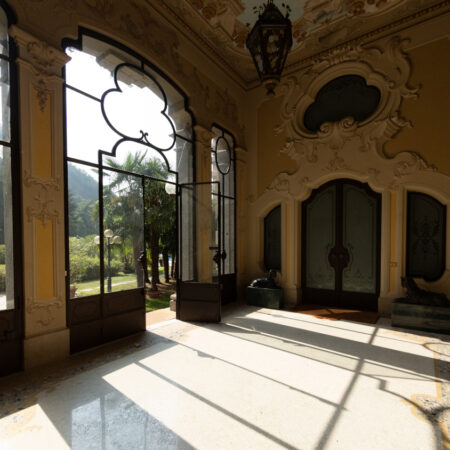Elegant apartment in villa- Como